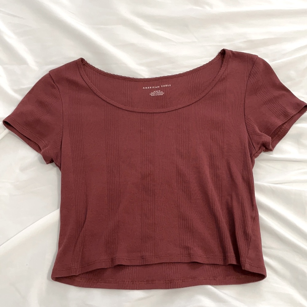American Eagle maroon baby tee